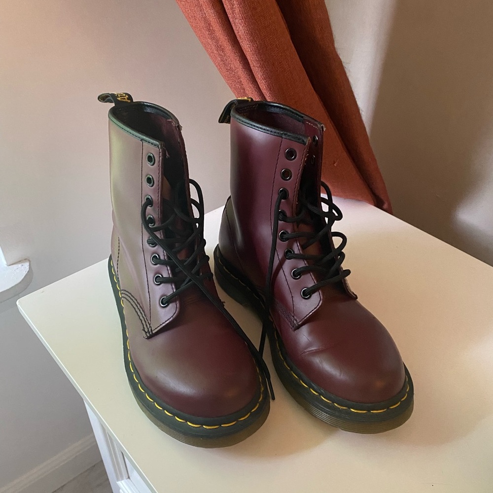 Maroon 1460 size 7 dr martens
